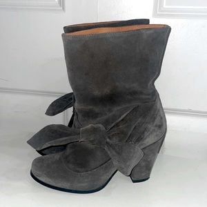Nine West Mitos Women’s made in Spain Genuine Suede Ankle Boots size 7 Bows
